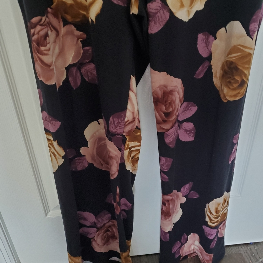 💐Floral Jumpsuit - Picture 2 of 5